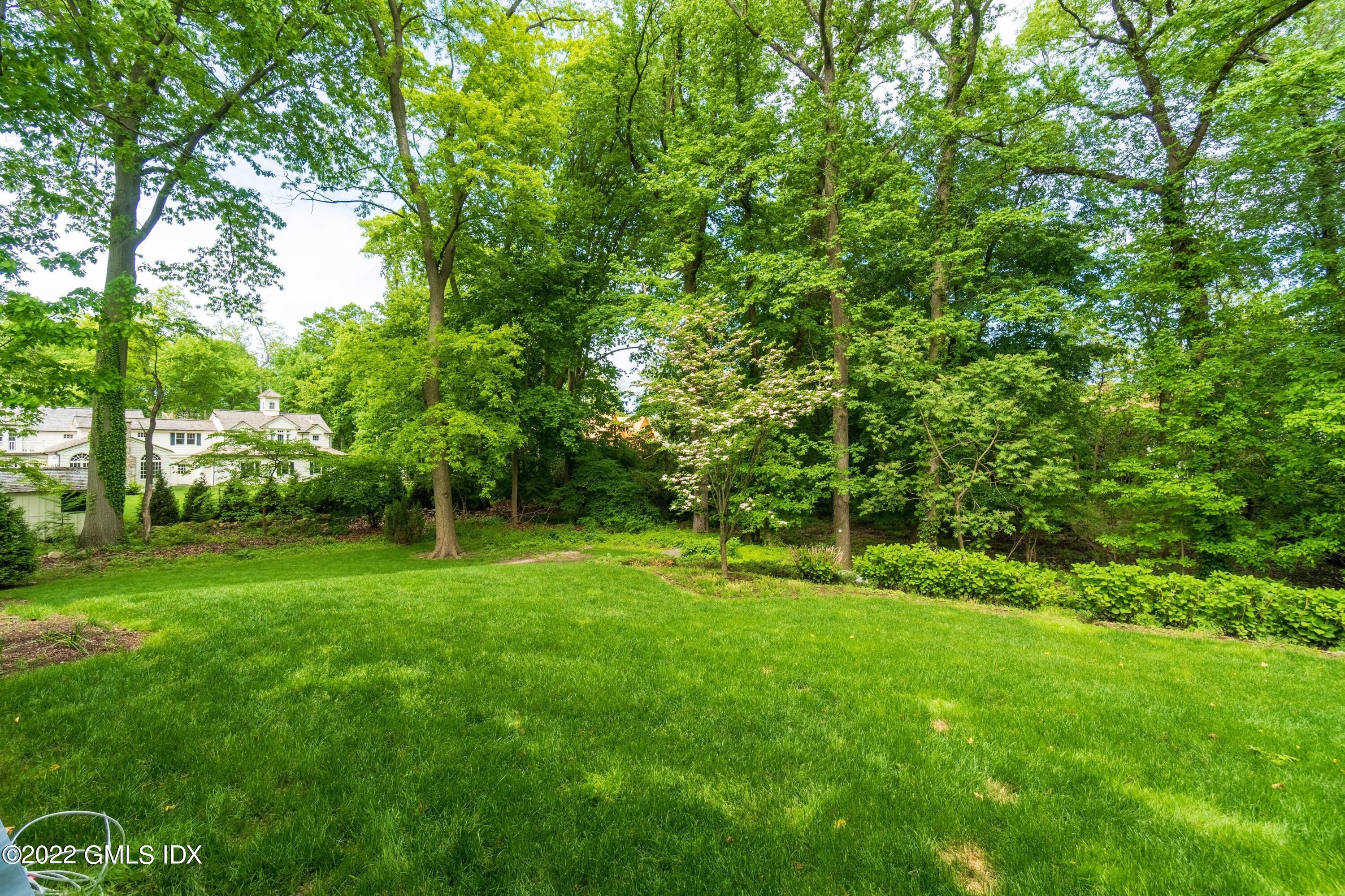 22 Oak Drive Riverside, CT 06878 - Photo 35 of 40 a view of a lush green space