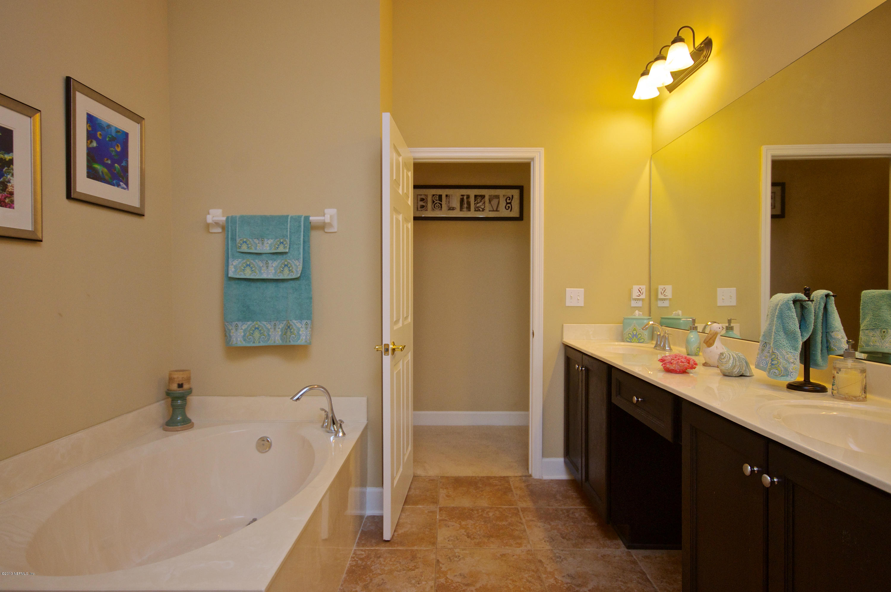 15 Puritan Road Ponte Vedra, FL 32081 - Photo 9 of 38 Master Bath with Soaking Tub