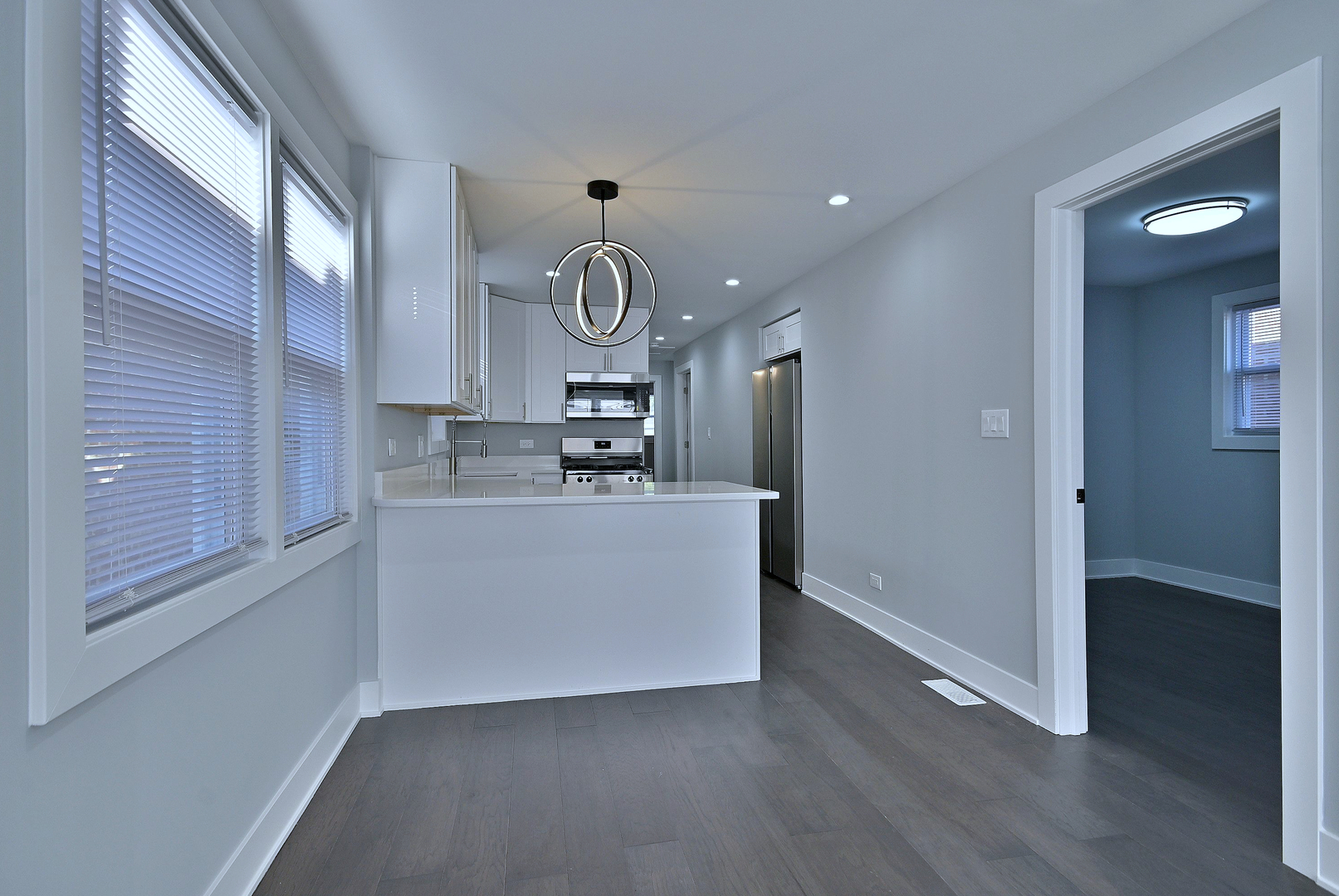 9322 South Euclid Avenue Chicago, IL 60617 - Photo 11 of 42