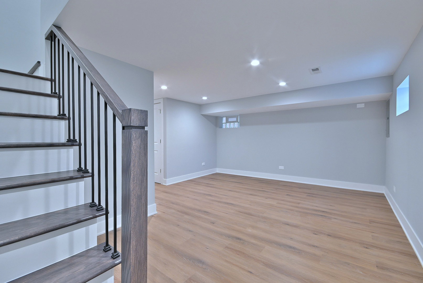 9322 South Euclid Avenue Chicago, IL 60617 - Photo 30 of 42