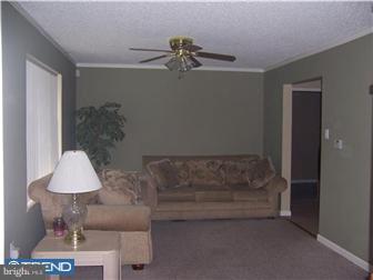 1169 South Beecham Road Williamstown, NJ 08094 - Photo 4 of 12 Living Room