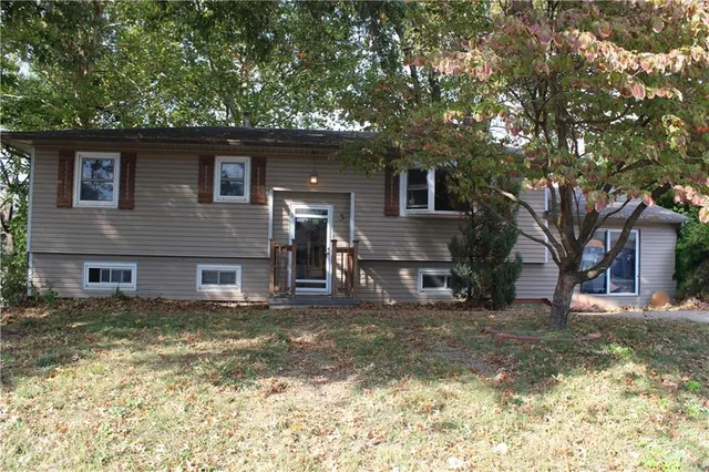 $299,000 | 3 Country Club Terrace, Lexington, MO 64067