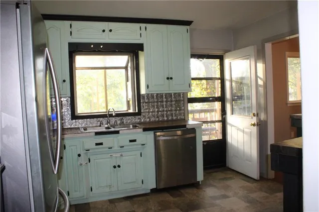 $299,000 | 3 Country Club Terrace, Lexington, MO 64067