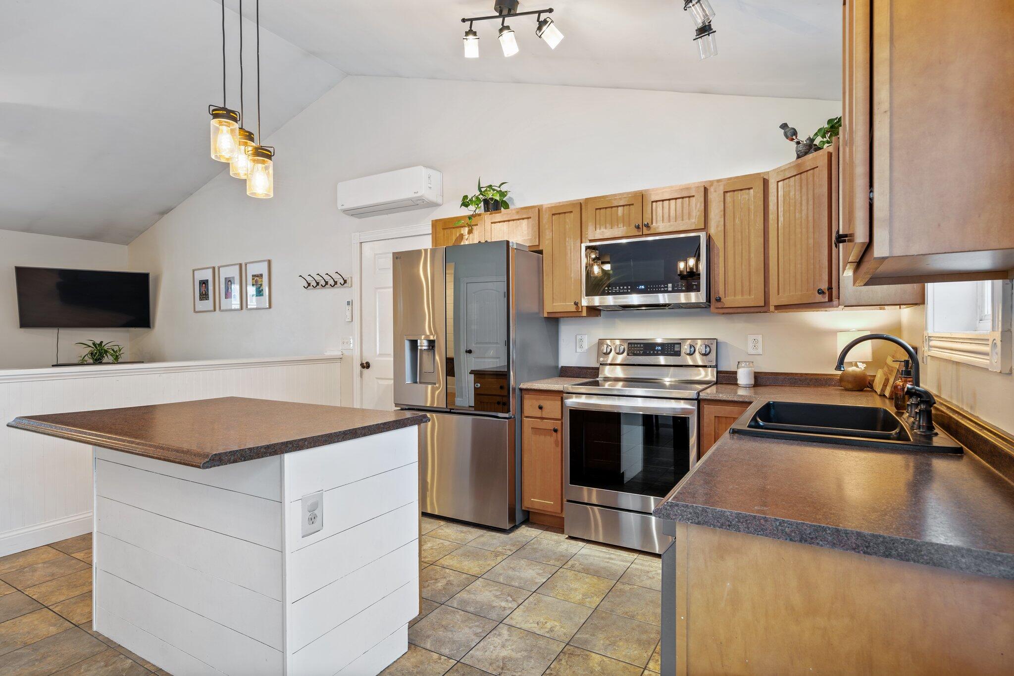 667 Newburgh Road Hermon, ME 04401 - Photo 23 of 52 19-web-or-mls-DSC00523
