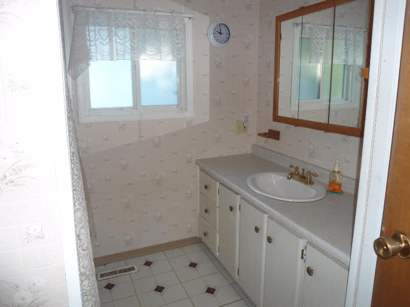 3051 South Patterson Road Midland, MI 48640 - Photo 8 of 12