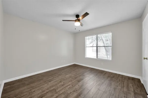 $1,000 | 900 Holly Drive, Unit 10, Conroe, TX 77301