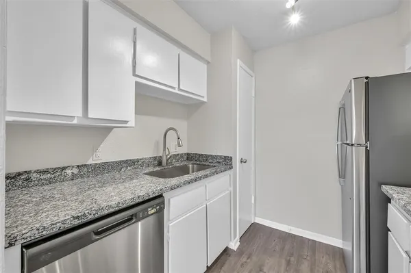 $1,000 | 900 Holly Drive, Unit 10, Conroe, TX 77301