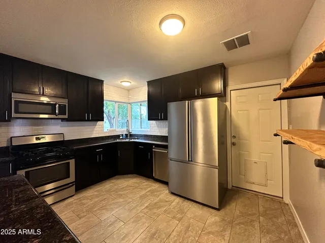 $2,350 | 1802 East Hubbell Street, Phoenix, AZ 85006