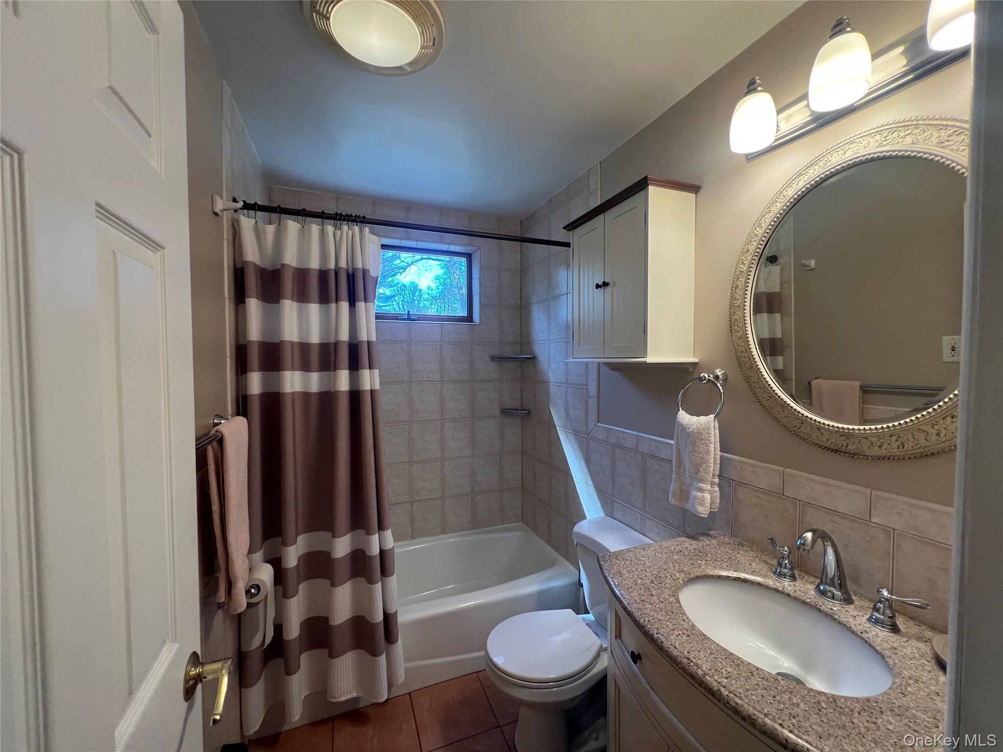 76 Mt Pleasant Road Smithtown, NY 11787 - Photo 5 of 10