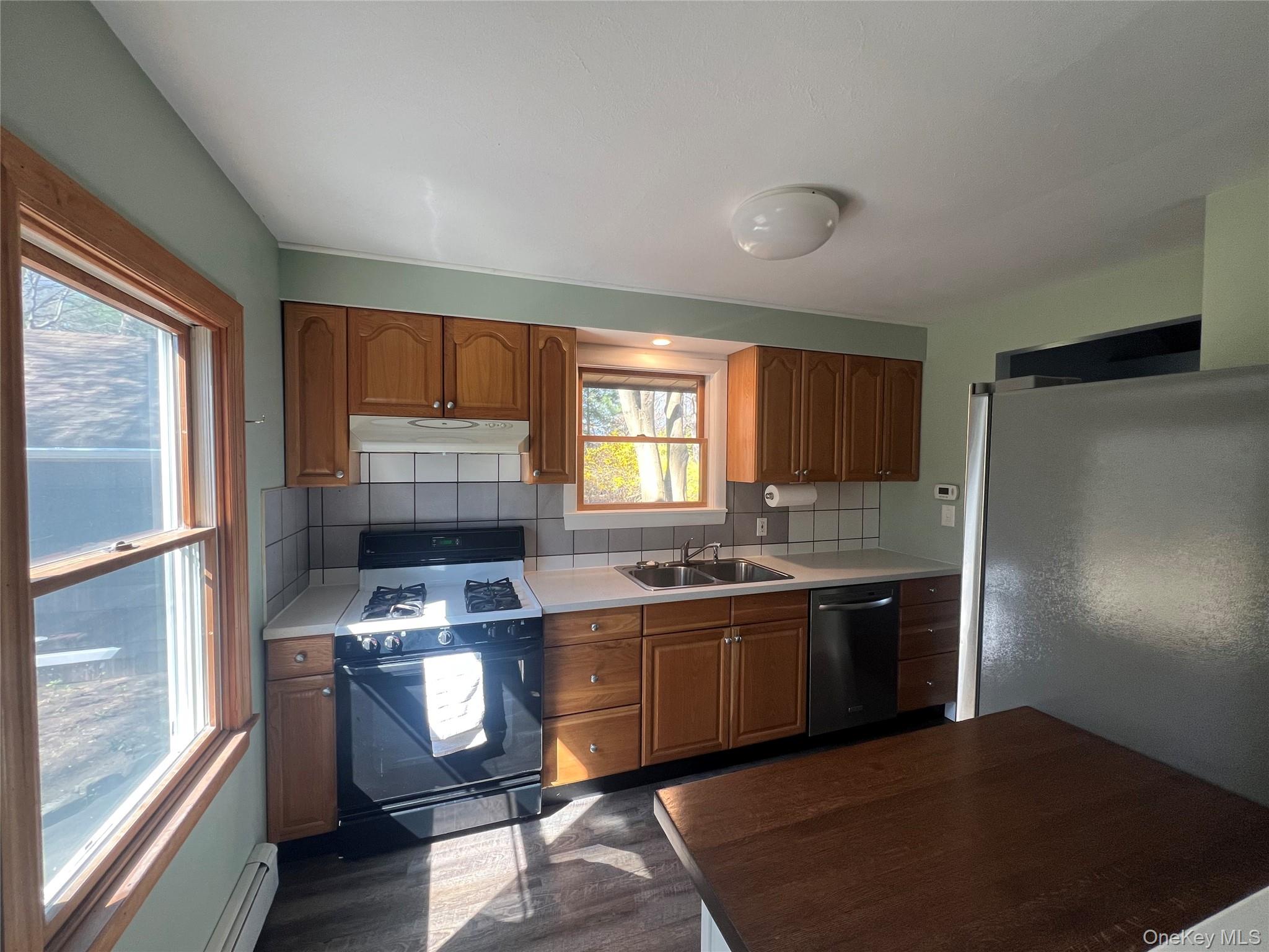 76 Mt Pleasant Road Smithtown, NY 11787 - Photo 7 of 10