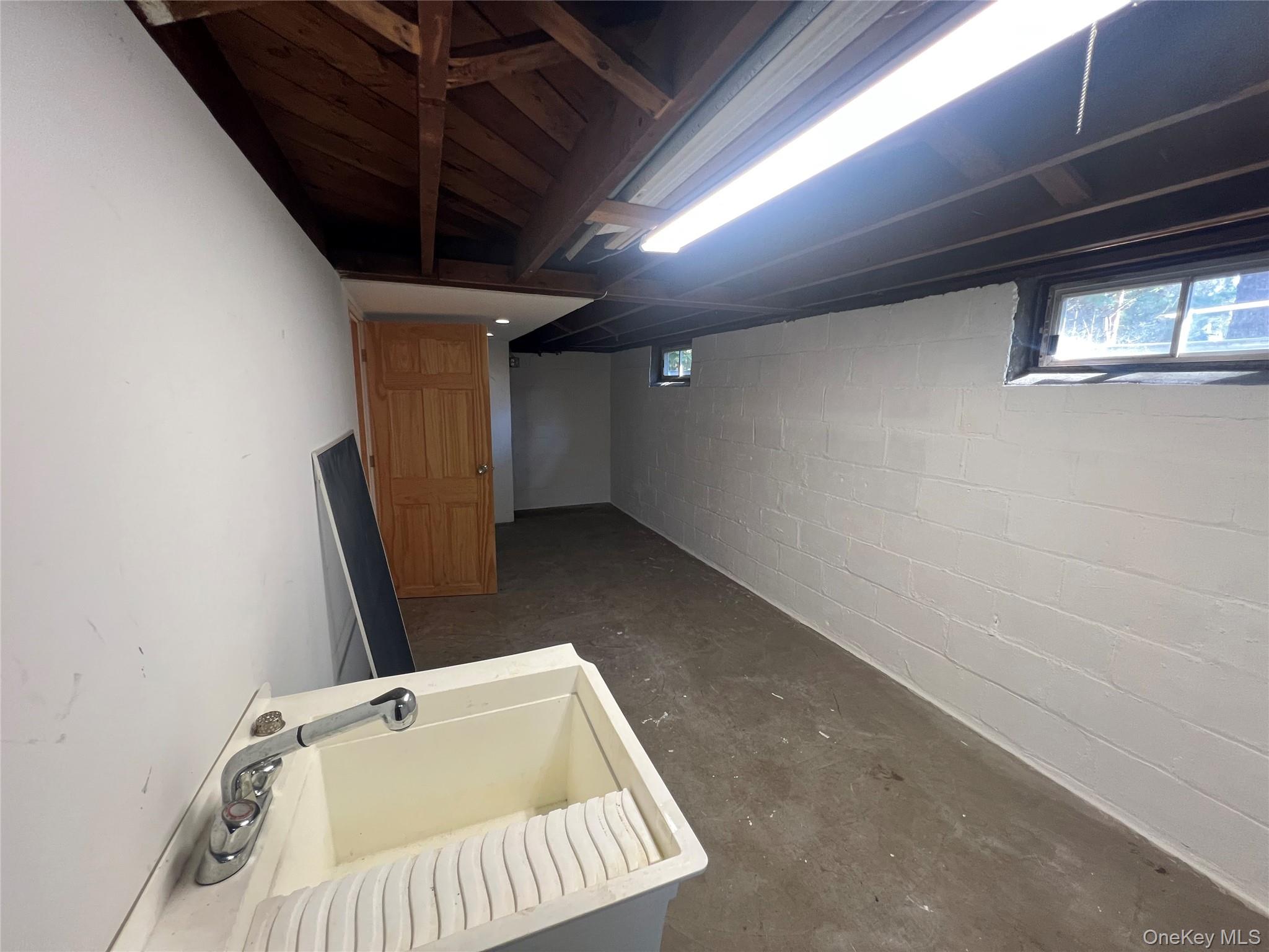 76 Mt Pleasant Road Smithtown, NY 11787 - Photo 9 of 10