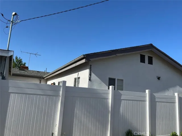 $3,795 | 23236 Vanowen Street, West Hills, CA 91307