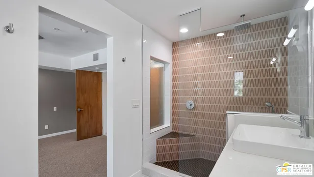 $549,900 | 588 East San Lorenzo Road, Unit 202, Palm Springs, CA 92264