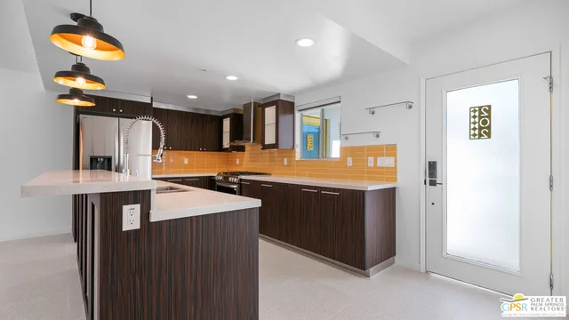 $549,900 | 588 East San Lorenzo Road, Unit 202, Palm Springs, CA 92264