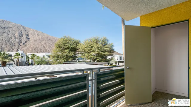 $549,900 | 588 East San Lorenzo Road, Unit 202, Palm Springs, CA 92264