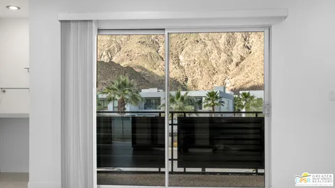 $549,900 | 588 East San Lorenzo Road, Unit 202, Palm Springs, CA 92264