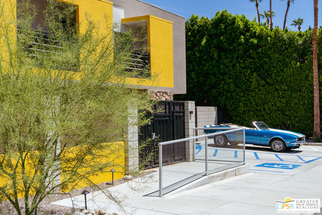 588 East San Lorenzo Road, Unit 202 Palm Springs, CA 92264 - Photo 28 of 70