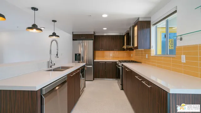 $549,900 | 588 East San Lorenzo Road, Unit 202, Palm Springs, CA 92264