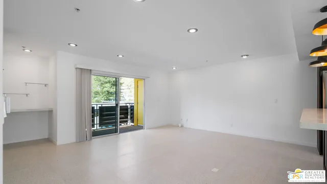 $549,900 | 588 East San Lorenzo Road, Unit 202, Palm Springs, CA 92264