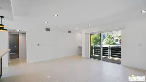 $549,900 | 588 East San Lorenzo Road, Unit 202, Palm Springs, CA 92264