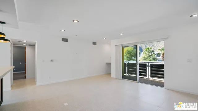$549,900 | 588 East San Lorenzo Road, Unit 202, Palm Springs, CA 92264
