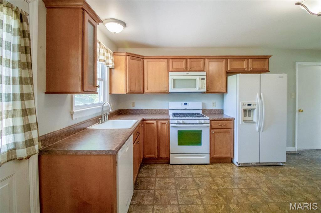 345 Novara Drive Ballwin, MO 63021 - Photo 5 of 43