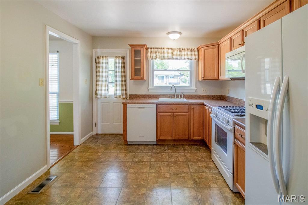 345 Novara Drive Ballwin, MO 63021 - Photo 6 of 43