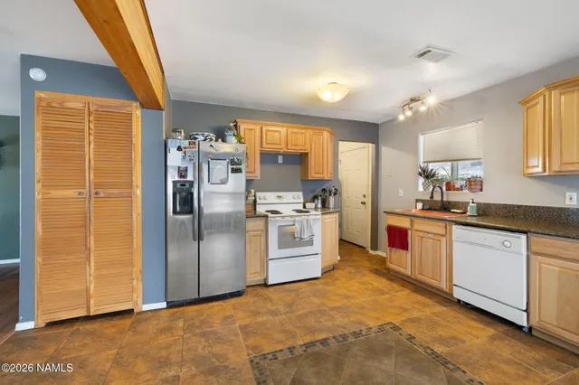 $389,000 | 801 West Mahoney Street, Winslow, AZ 86047