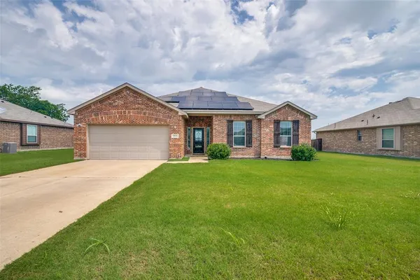 $365,000 | 465 Collin Street, Nevada, TX 75173