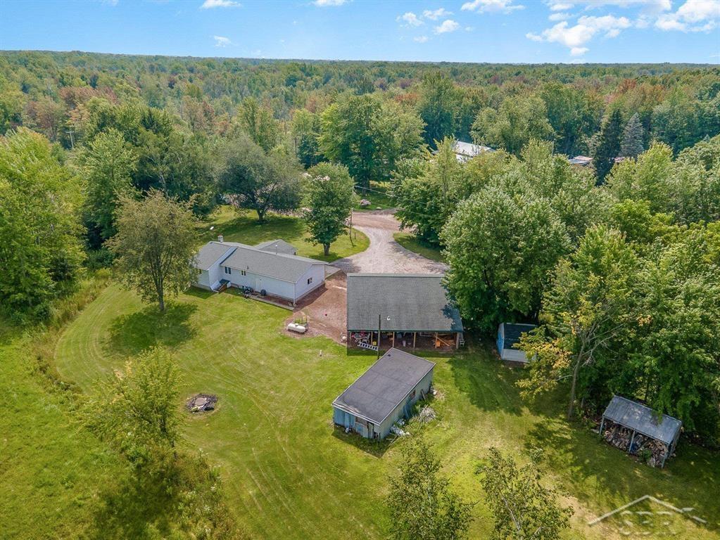 4275 East Bombay Road Midland, MI 48642 - Photo 4 of 24 50118534-3.JPG
