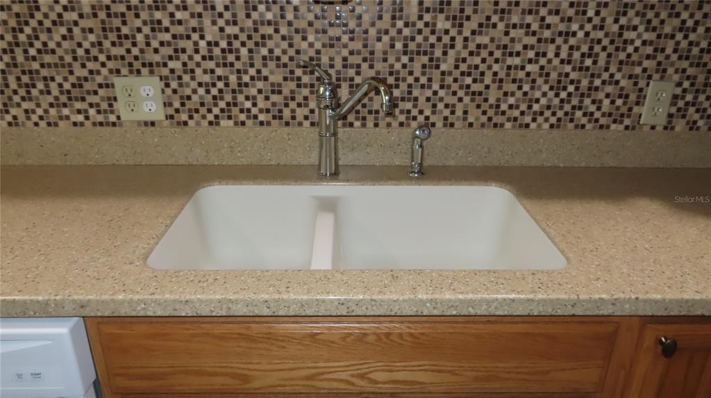 2291 Americus Boulevard West, Unit 7 Clearwater, FL 33763 - Photo 22 of 57 a view of bathroom