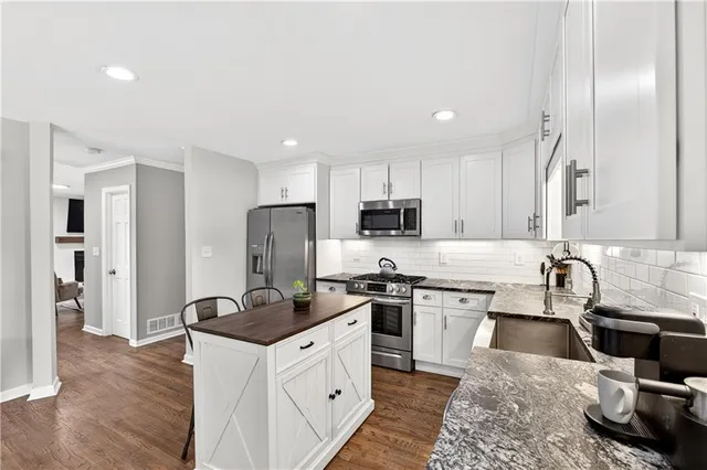 $775,000 | 325 Saddle Creek Circle, Roswell, GA 30076