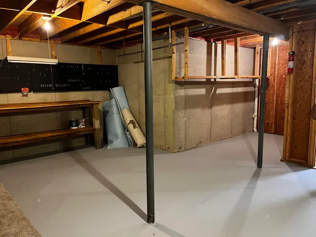 $406,000 | 1821 Spring Meadow Court Southeast, Unit 29, Caledonia, MI 49316