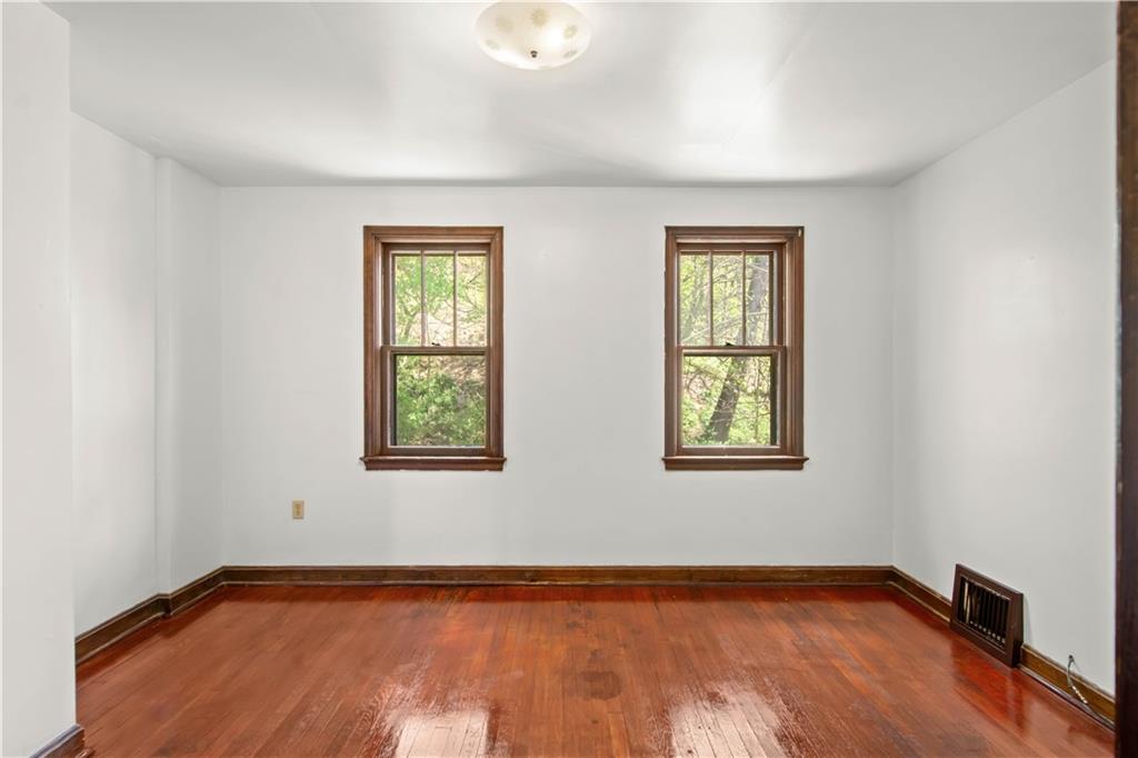 333 Greenlee Road Pittsburgh, PA 15227 - Photo 12 of 31