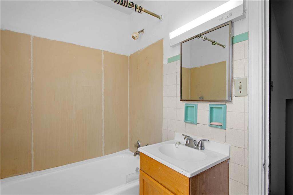 333 Greenlee Road Pittsburgh, PA 15227 - Photo 18 of 31