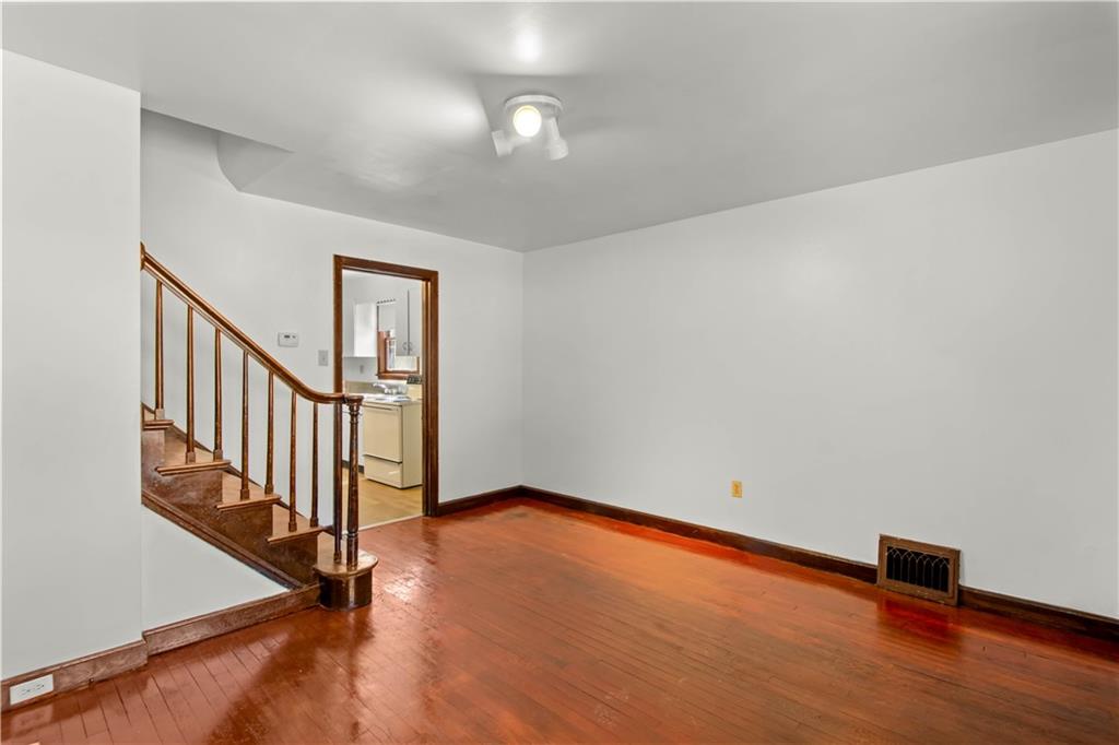 333 Greenlee Road Pittsburgh, PA 15227 - Photo 7 of 31