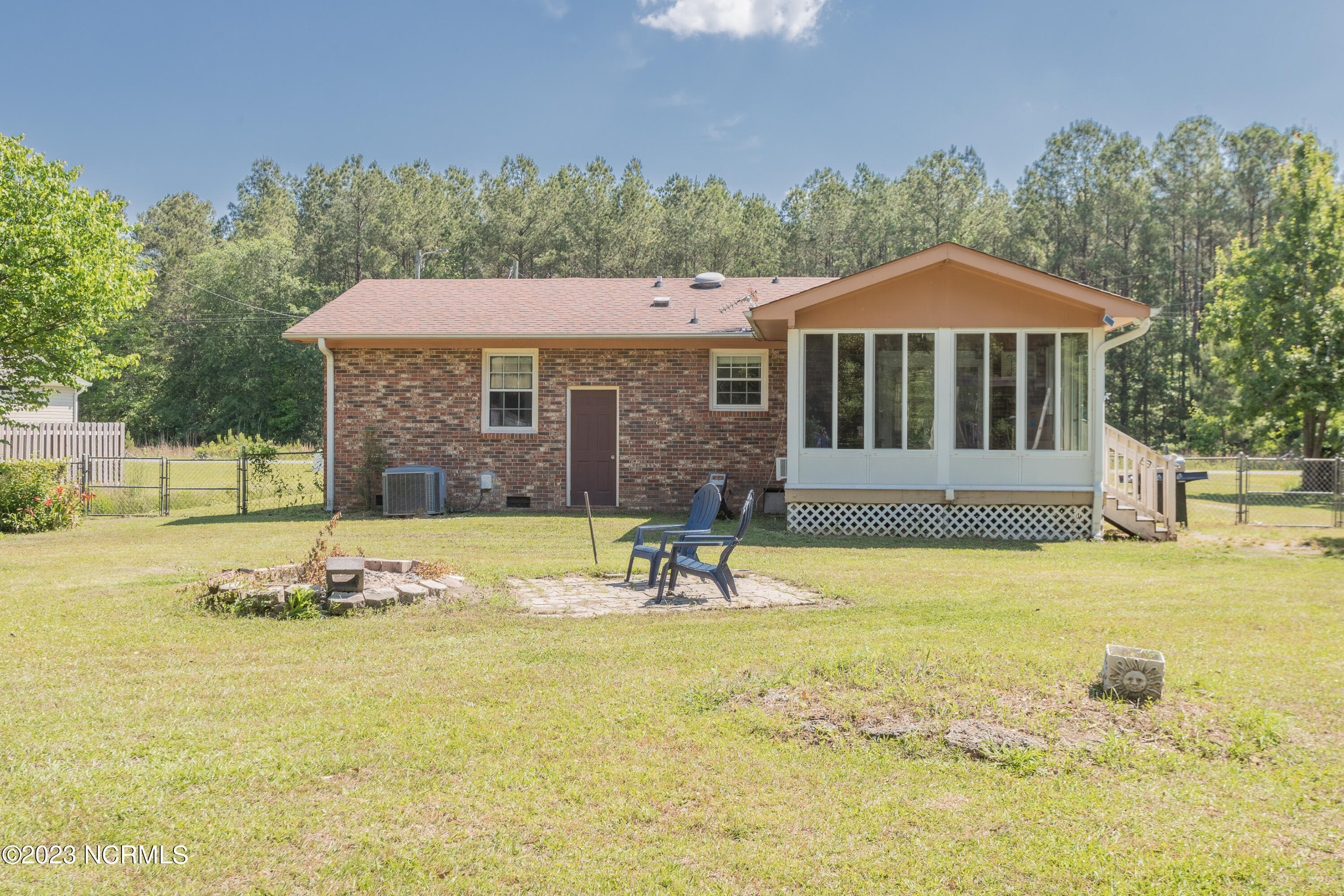 1682 Fennell Town Road Rocky Point, NC 28457 - Photo 42 of 46 43REAR