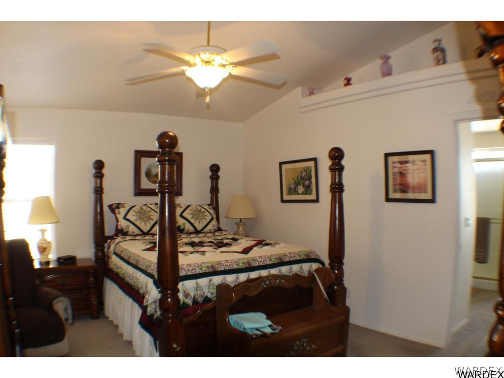 4325 North Cane Ranch Road Kingman, AZ 86401 - Photo 13 of 34 Spacious Master bedroom