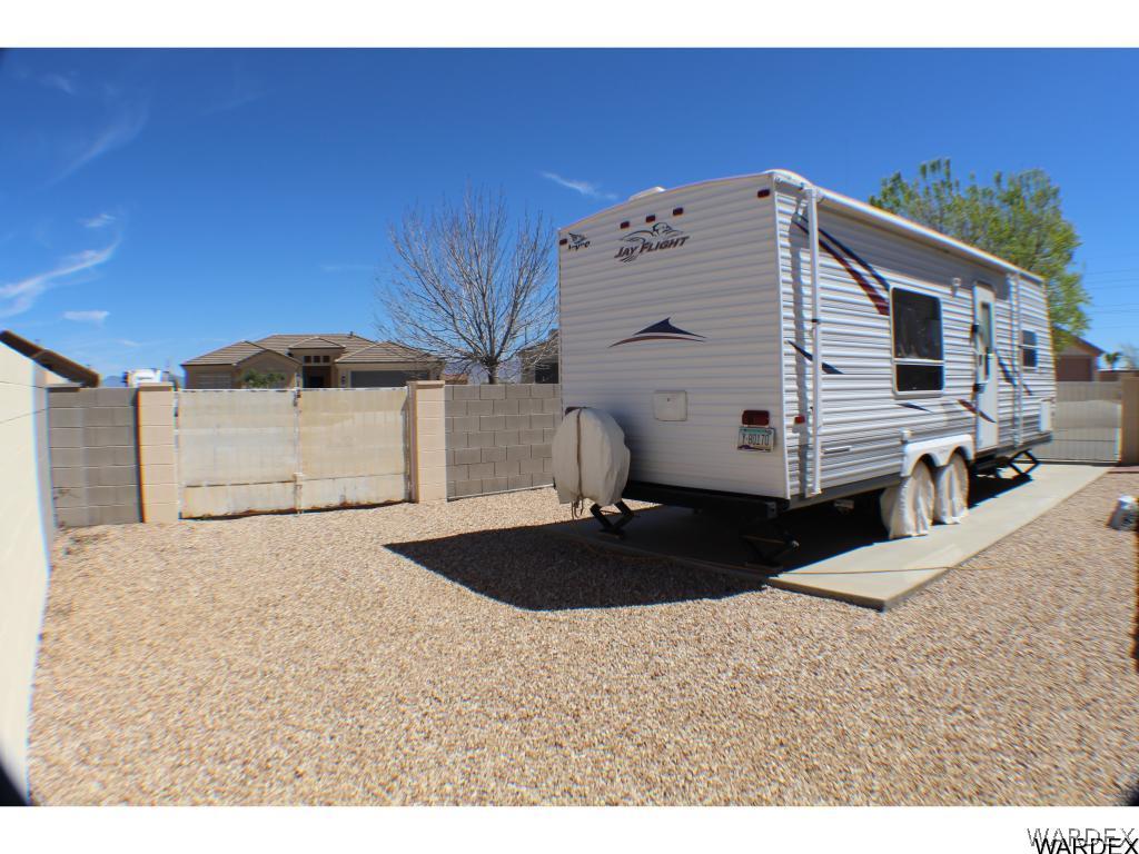 4325 North Cane Ranch Road Kingman, AZ 86401 - Photo 25 of 34 Room for large RV