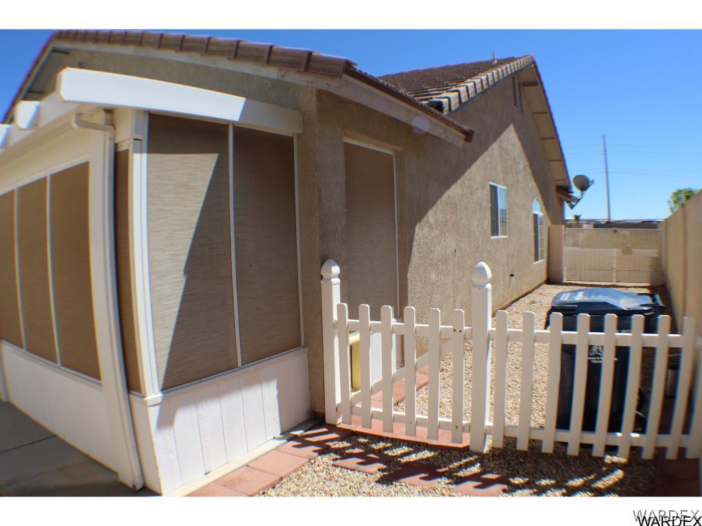 4325 North Cane Ranch Road Kingman, AZ 86401 - Photo 29 of 34 Dog run