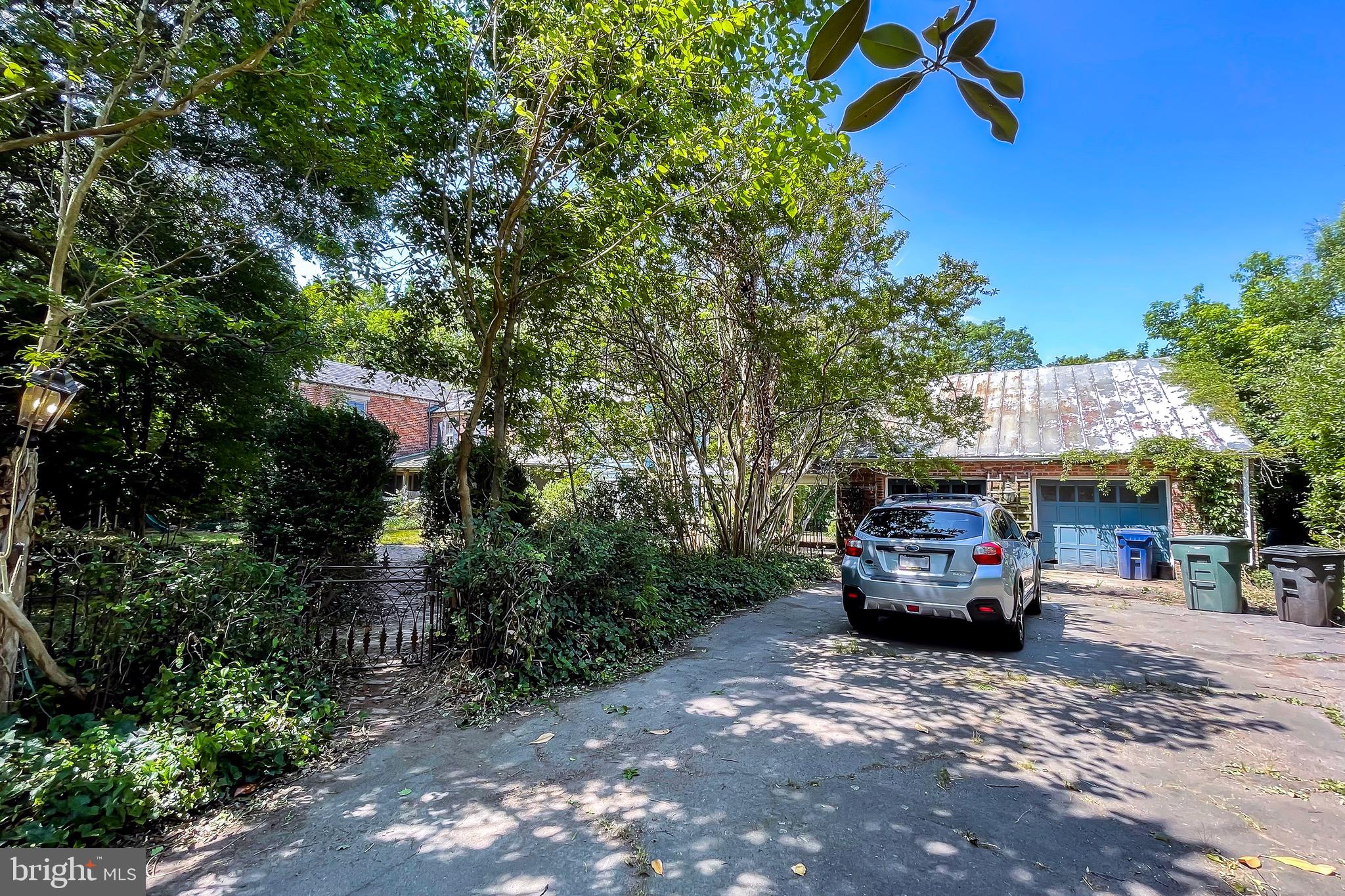 100 Longview Drive Alexandria, VA 22314 - Photo 12 of 53 Driveway/Garage