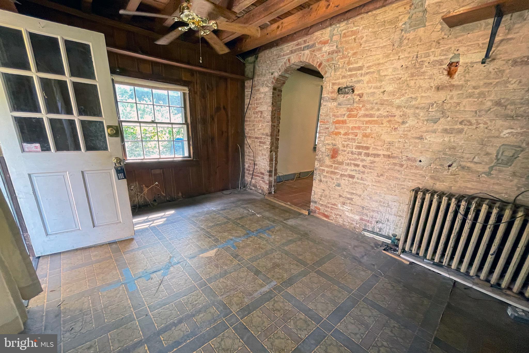 100 Longview Drive Alexandria, VA 22314 - Photo 13 of 53 Family Room
