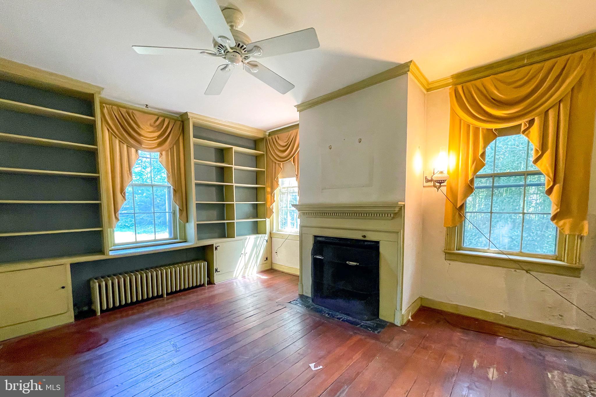 100 Longview Drive Alexandria, VA 22314 - Photo 21 of 53 Libraryt