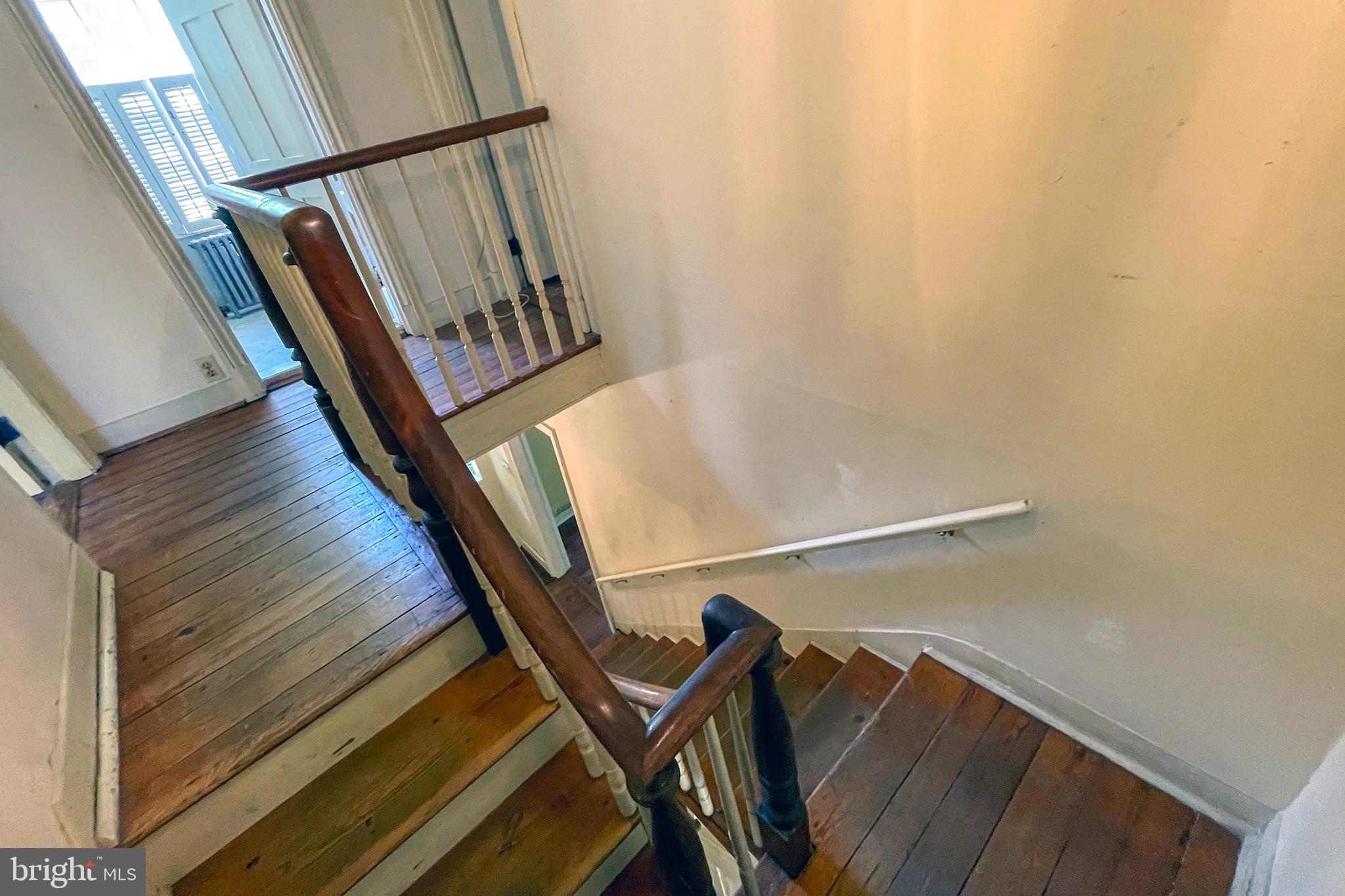 100 Longview Drive Alexandria, VA 22314 - Photo 25 of 53 Upper Landign