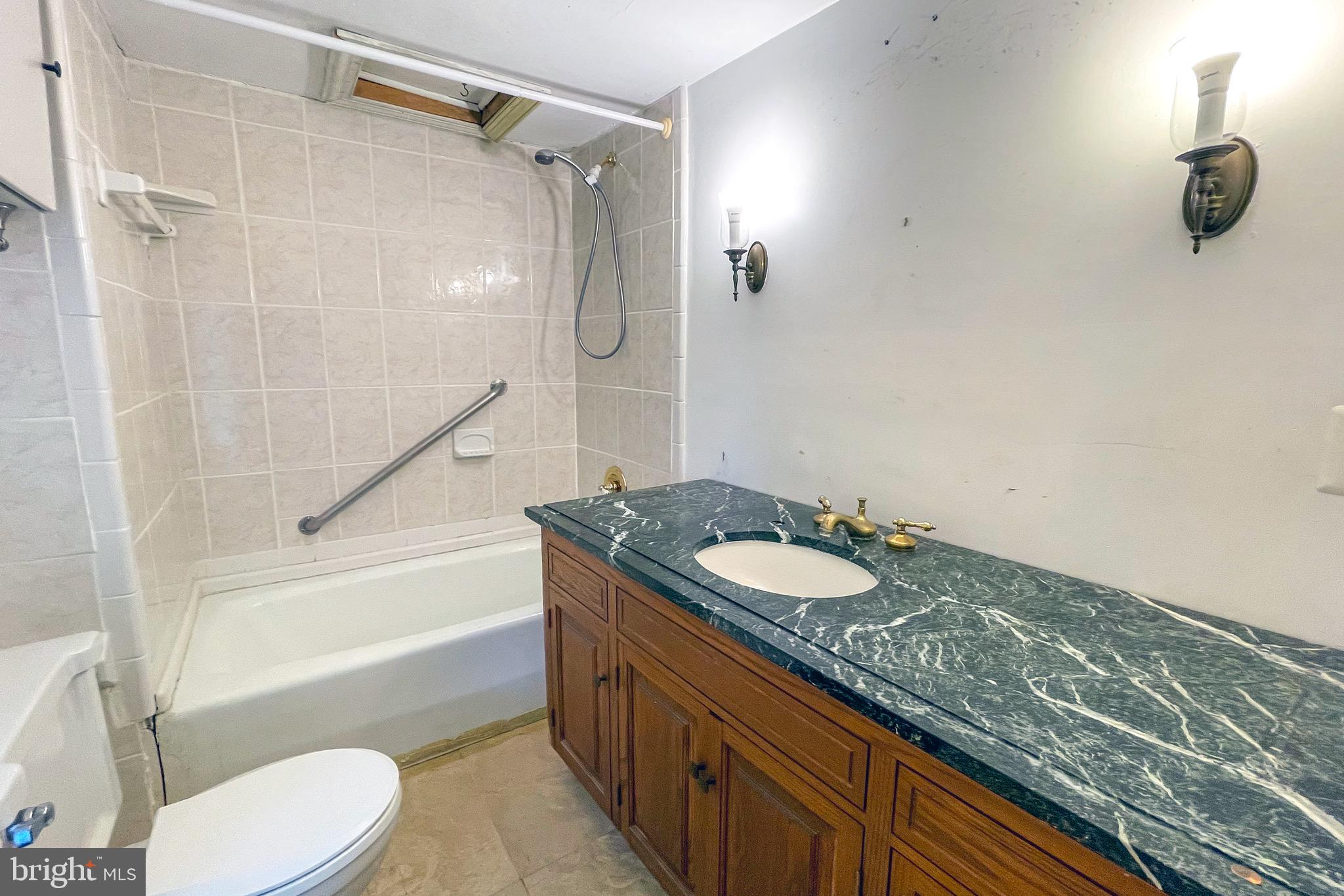 100 Longview Drive Alexandria, VA 22314 - Photo 32 of 53 Hall Bath