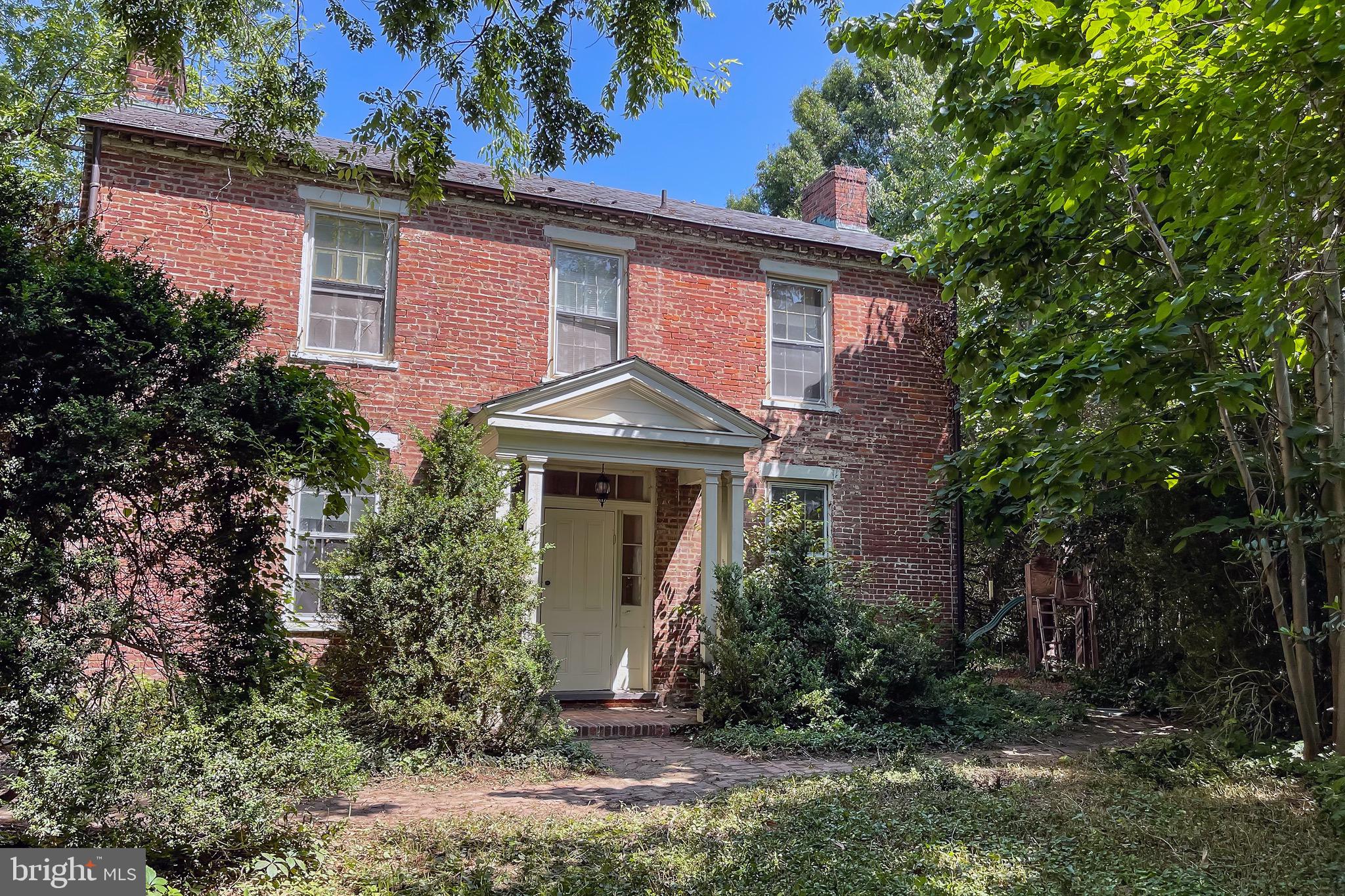 100 Longview Drive Alexandria, VA 22314 - Photo 4 of 53 Exterior Front