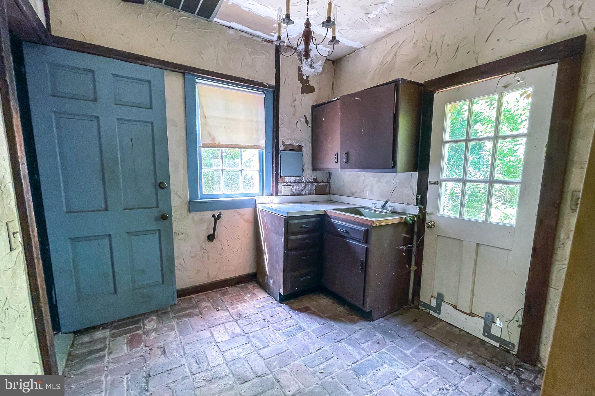 100 Longview Drive Alexandria, VA 22314 - Photo 45 of 53 Garage Apartment