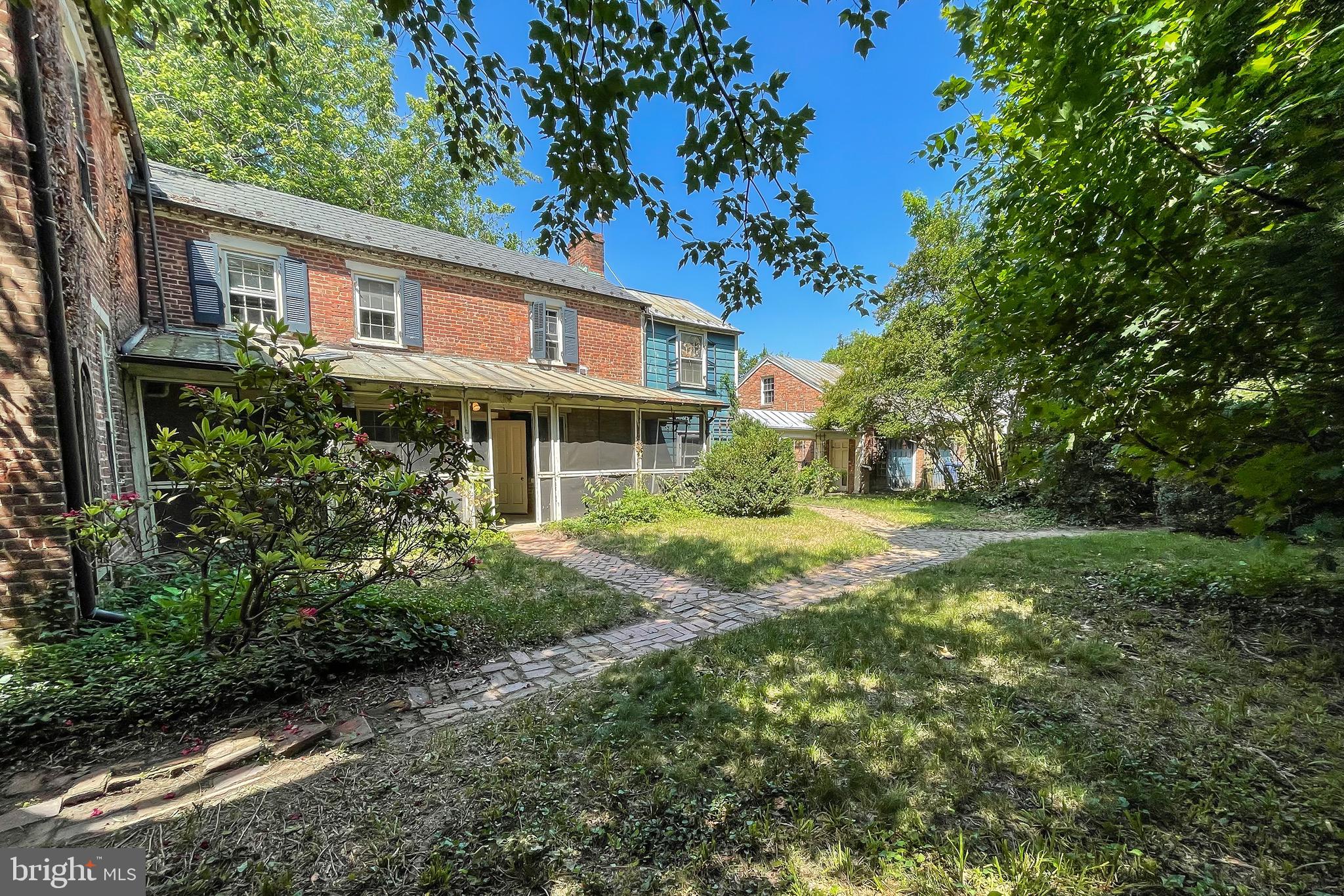 100 Longview Drive Alexandria, VA 22314 - Photo 5 of 53 Exterior Side