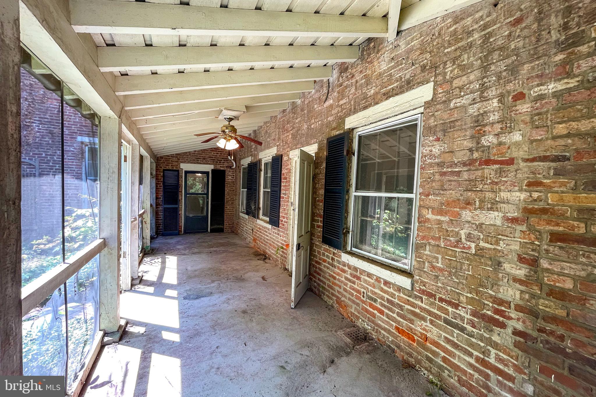100 Longview Drive Alexandria, VA 22314 - Photo 7 of 53 Porch