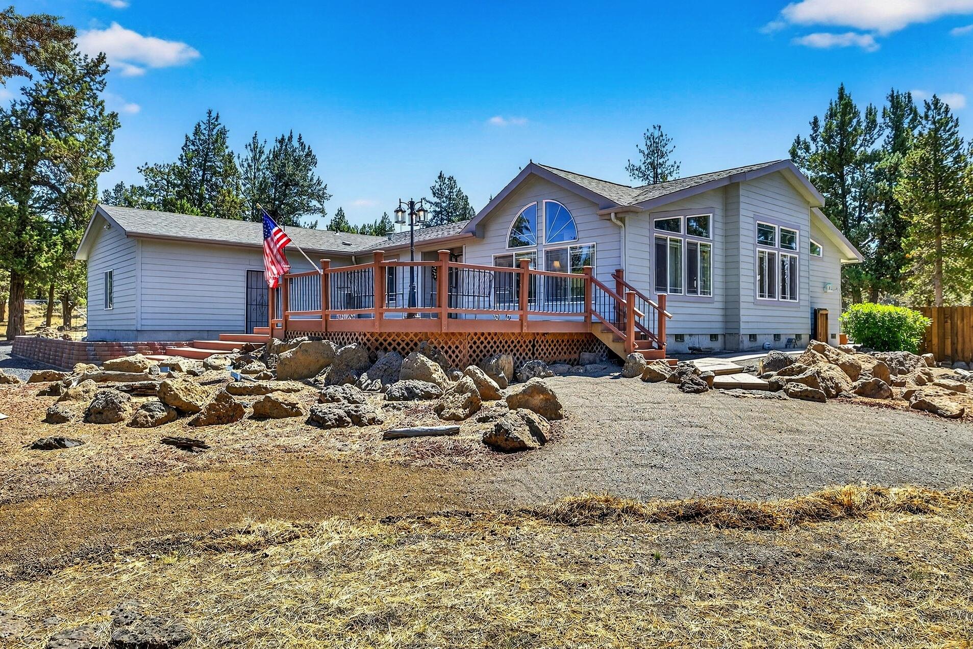 17415 Kent Road Sisters, OR 97759 - Photo 1 of 43